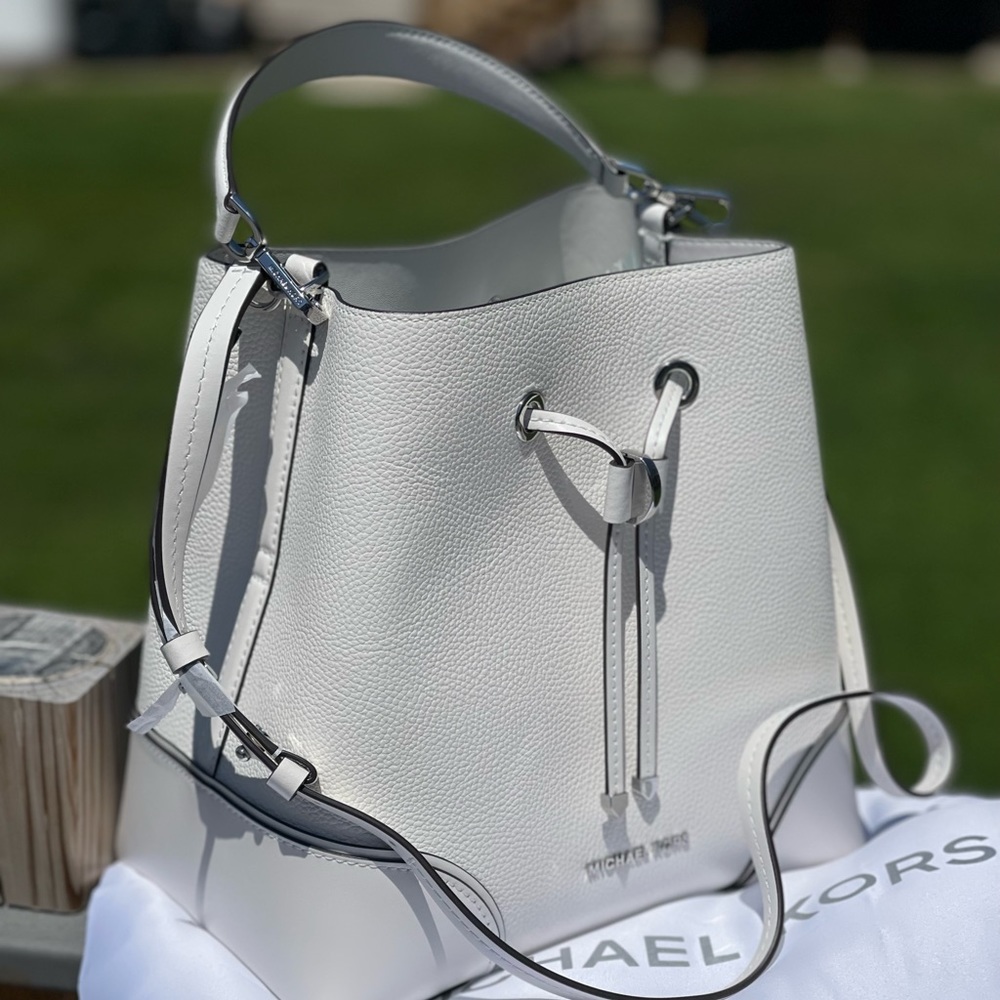 *Last One* Michael Kors Mercer Convertible Bucket Leather Bag - Picture 2 of 12